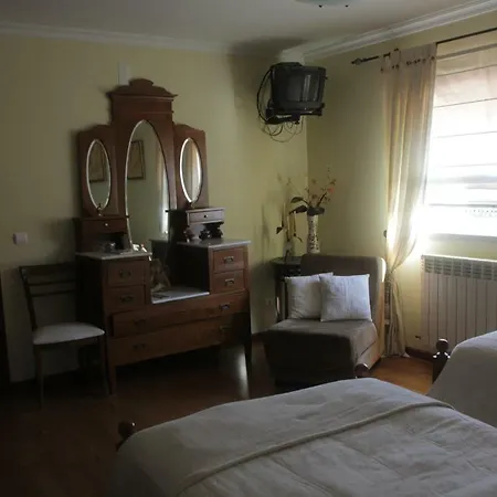 Bed & Breakfast Quartos Em Vivenda Serra Da Estrela Celorico Da Beira