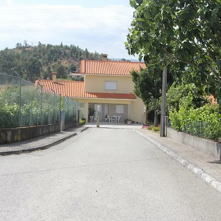 Panzió Quartos Em Vivenda Serra Da Estrela *