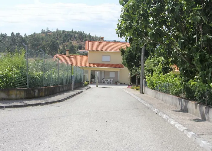 Oda ve Kahvaltı Quartos Em Vivenda Serra Da Estrela *